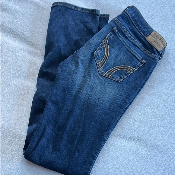 Hollister Straight Leg Distressed Jeans Sz. 7 Long - Picture 3 of 5